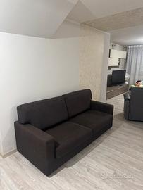 Coppia di divani Poltronesofà USATI MA COME NUOVI.