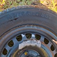 Pneumatico + cerchio 185/70 R14