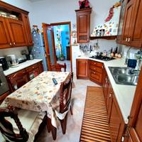 Ronciglione ampio appartamento con garage