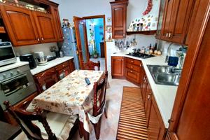 Ronciglione ampio appartamento con garage