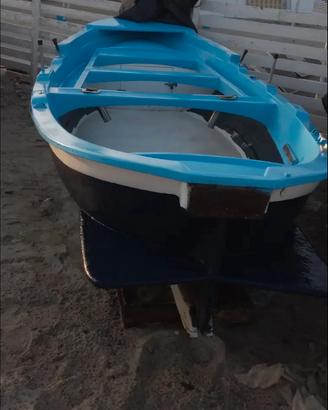 barca a gozzo marinello in vetroresina 