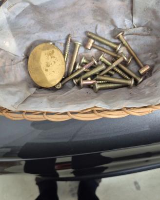 Mobili in legno vero da gisrdinono veranda