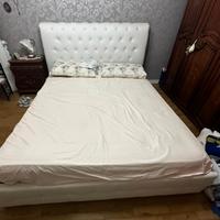 Letto matrimoniale con cassettone