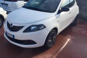 Lancia Ypsilon 1.0 FireFly 5 porte S&S Hybrid Gold