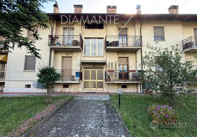 Appartamento a piano rialzato con garage, giardino