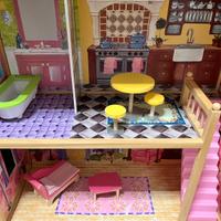 Casa delle bambole in legno