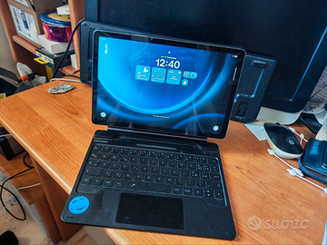 Tablet Samsung F9 SE + tastiera LED