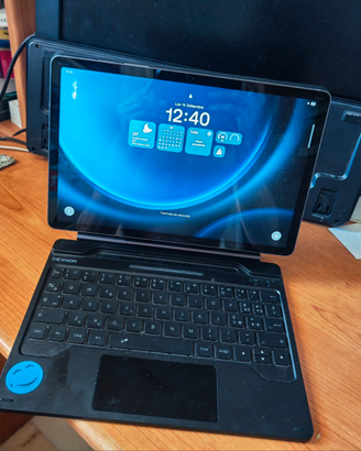 Tablet Samsung F9 SE + tastiera LED