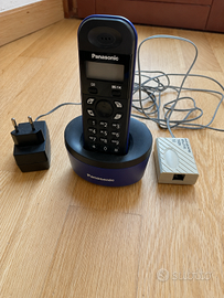 Telefono cordless Panasonic con base, alimentatore