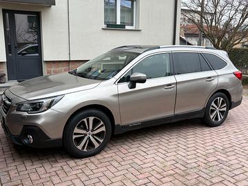 Outback V 2018 2.5i Premium Lineartronic