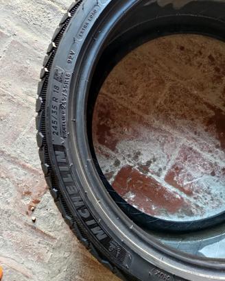 2 gomme 245/35 R18
