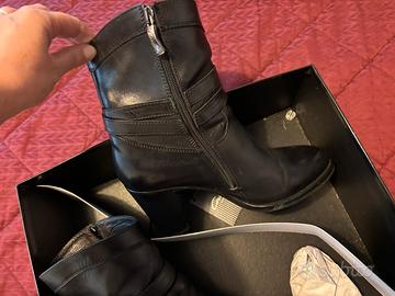 Stivaletti taglia 39