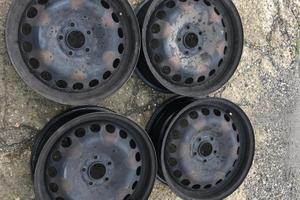 Ruote 17 Ford con di copri cerchi