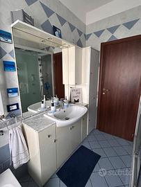Mobile bagno con piano in marmo