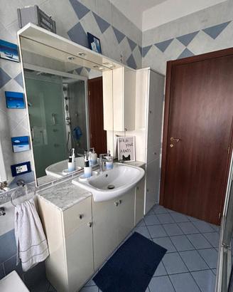 Mobile bagno con piano in marmo