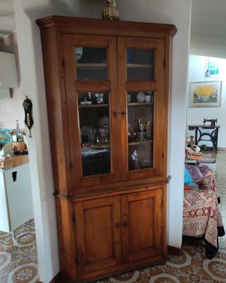 Angoliera in legno di larice- due corpi