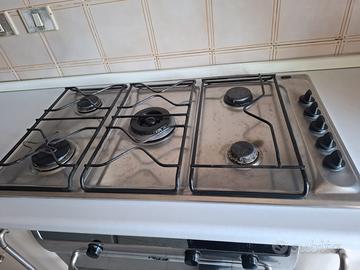 Cucina completa (no frigo) buone condizioni