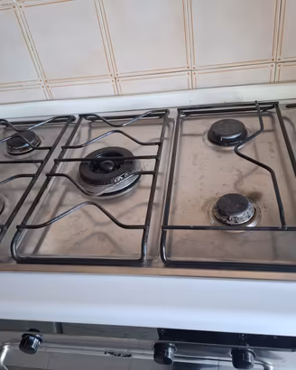 Cucina completa (no frigo) buone condizioni