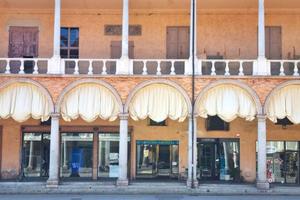 Immobile di 200 m² con 2 locali a Faenza
