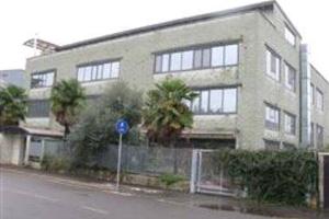 Immobile in asta di 3007 m² con 1 locale a Cislago