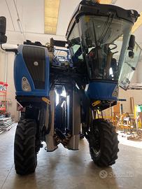 Vendemmiatrice New holland