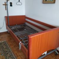 letto degenza elettrico con il materasso 