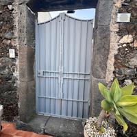 Arco in pietra lavica del 1800