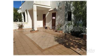 Appartamento di 255 m² con 5 locali e posto auto a