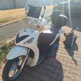 Scooter Sixteen per pezzi di ricambio