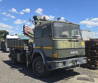 Autocarro iveco 190-30 con gru e ribaltabile