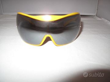 Occhiali da sole a mascherina