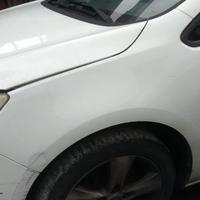 PARAFANGO ANTERIORE SINISTRO OPEL Astra J Sports T