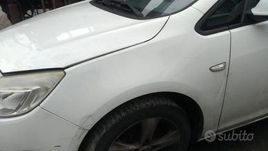 PARAFANGO ANTERIORE SINISTRO OPEL Astra J Sports T