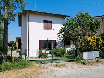 Casa Indipendente con ampio giardino Russi
