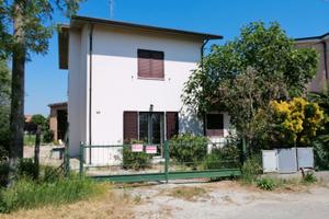 Casa Indipendente con ampio giardino Russi