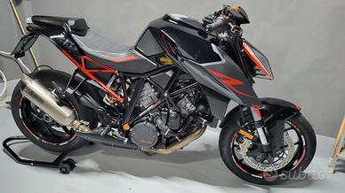 ktm super duke 1290 r  CON GARANZIA 12 MESI