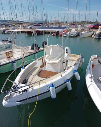 Barca open mano’ marine 18 con motore 40
