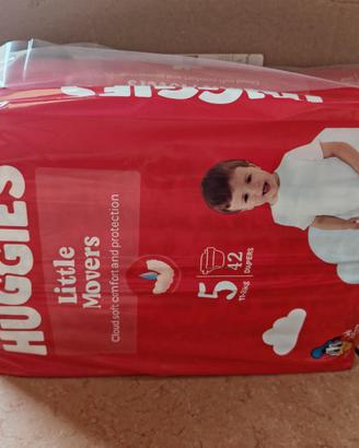 Pannolini Huggies little movers taglia 5