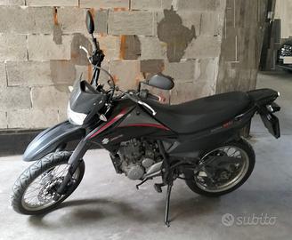 Suzuki DR 125 SM - 2011