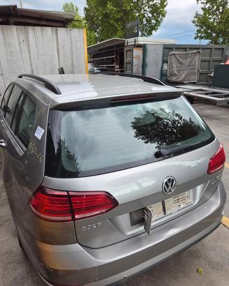 VOLKSWAGEN GOLF VARIANT DEL 2018 PER RICAMBI