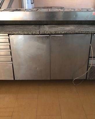 Banco pizzeria refrigerato con porta condimenti