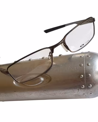 Oakley Socket 2.0 Black Chrome e custodia torpedo