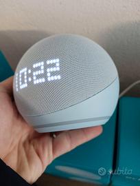 alexa con orologio azzurra