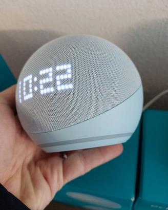 alexa con orologio azzurra