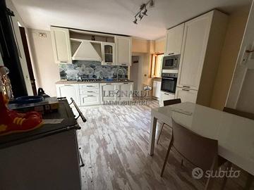 Appartamento di 85 m² con 3 locali e posto auto a 