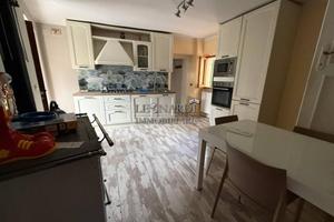Appartamento di 85 m² con 3 locali e posto auto a 