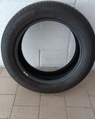 Pneumatico Singolo MICHELIN 215/55 R17 94V