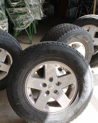 Jeep Wrangler JK cerchi e gomme R17