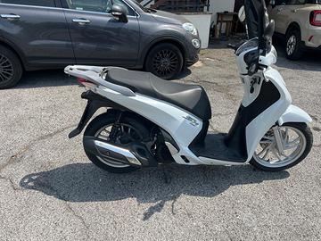 Scooter honda sh125ad