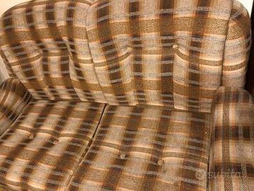 Divano due posti in tessuto